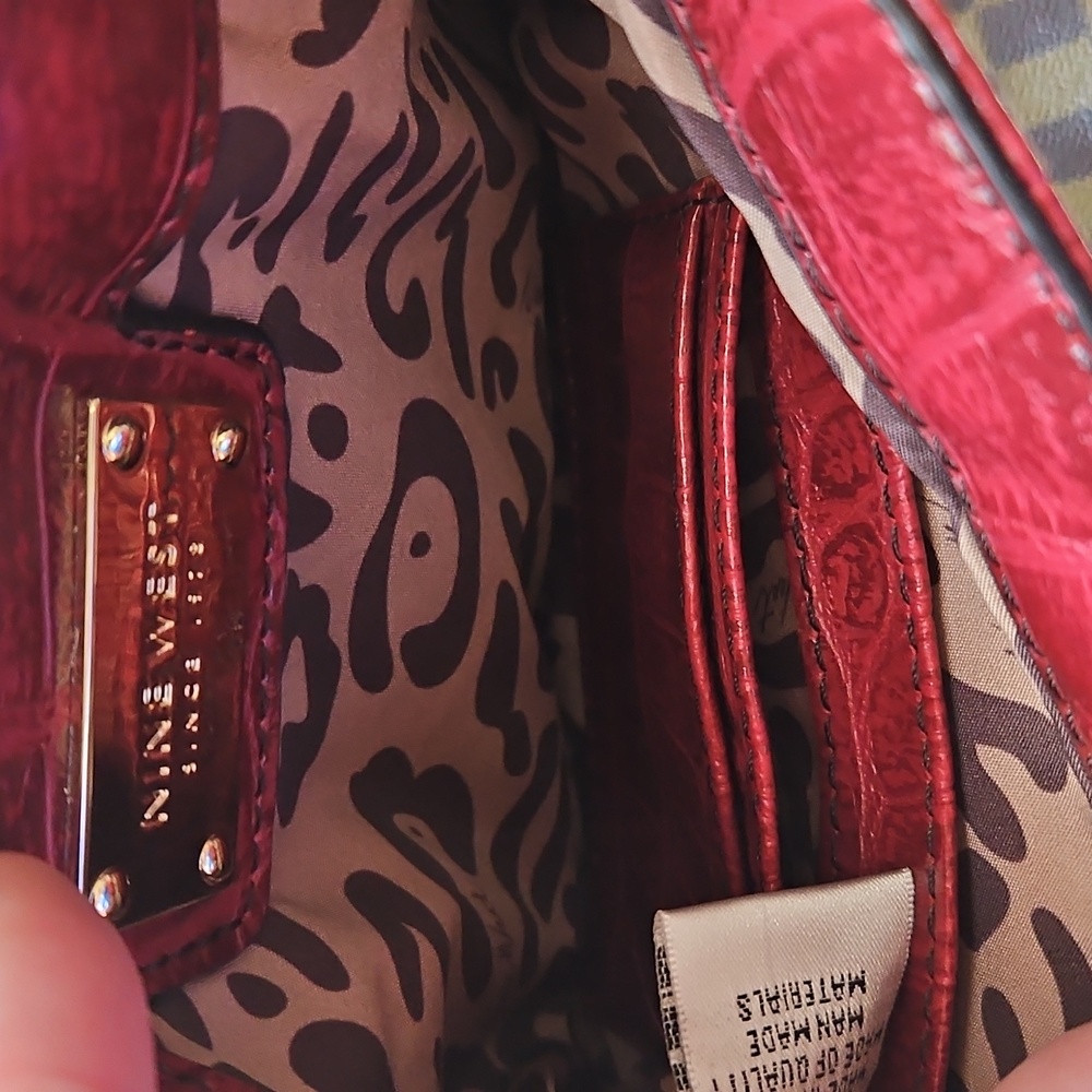 Nine West Bag Crocidile Embossed Red With GOLD Crossbody - Picture 6 of 12